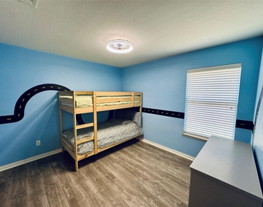 2512 Ericanna Ln - Photo Thumbnail 13
