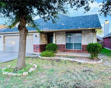 2512 Ericanna Ln - Photo Thumbnail 1