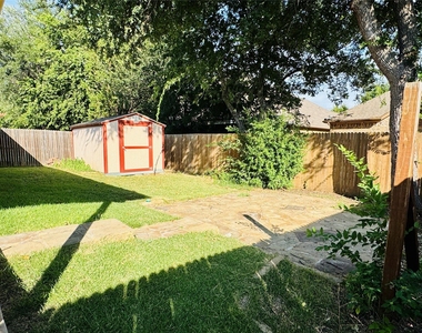 2512 Ericanna Ln - Photo Thumbnail 19