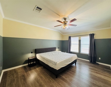 2512 Ericanna Ln - Photo Thumbnail 12