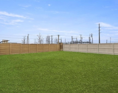 195 Hortus Dr - Photo Thumbnail 1