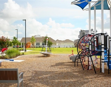 195 Hortus Dr - Photo Thumbnail 30