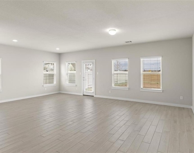 195 Hortus Dr - Photo Thumbnail 16
