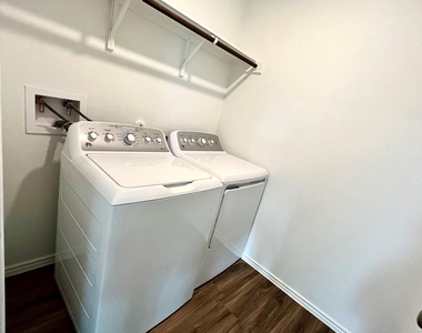 112 Wolseley Dr - Photo Thumbnail 8