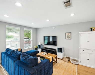 6501 Hickman Ave - Photo Thumbnail 8