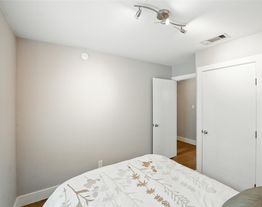 6501 Hickman Ave - Photo Thumbnail 14