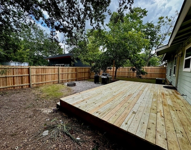 6501 Hickman Ave - Photo Thumbnail 22