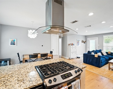 6501 Hickman Ave - Photo Thumbnail 4