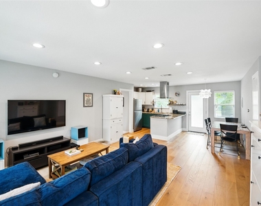 6501 Hickman Ave - Photo Thumbnail 9