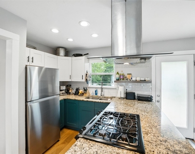 6501 Hickman Ave - Photo Thumbnail 3