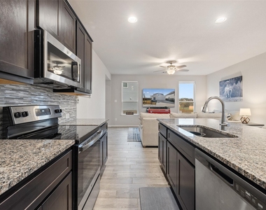 408 Black Opal Dr - Photo Thumbnail 17