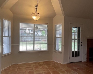 404 N Rainbow Bridge Dr - Photo Thumbnail 5