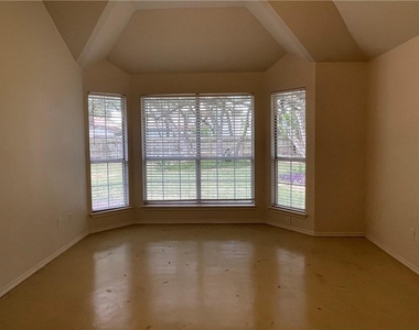 404 N Rainbow Bridge Dr - Photo Thumbnail 7