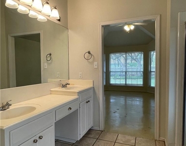 404 N Rainbow Bridge Dr - Photo Thumbnail 8