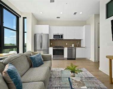 800 Embassy Dr - Photo Thumbnail 13