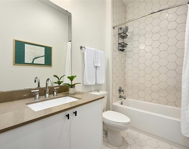 800 Embassy Dr - Photo Thumbnail 19