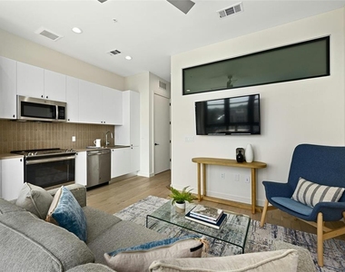 800 Embassy Dr - Photo Thumbnail 11