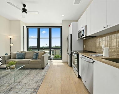 800 Embassy Dr - Photo Thumbnail 2