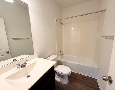 360 Bell Rings Dr - Photo Thumbnail 6