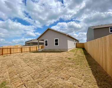 360 Bell Rings Dr - Photo Thumbnail 9