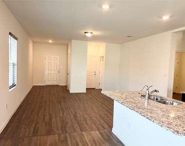 360 Bell Rings Dr - Photo Thumbnail 8