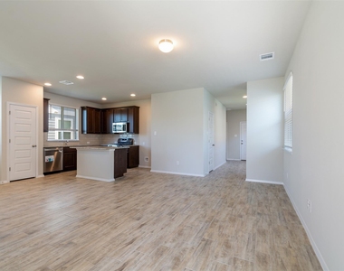 220 Fabion St - Photo Thumbnail 7