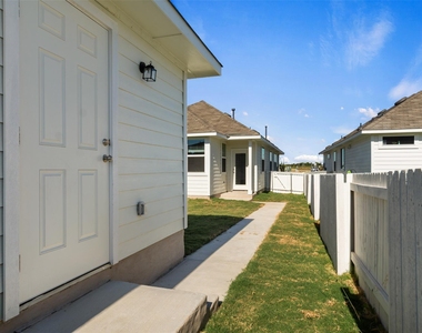 220 Fabion St - Photo Thumbnail 30