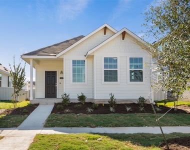 220 Fabion St - Photo Thumbnail 1