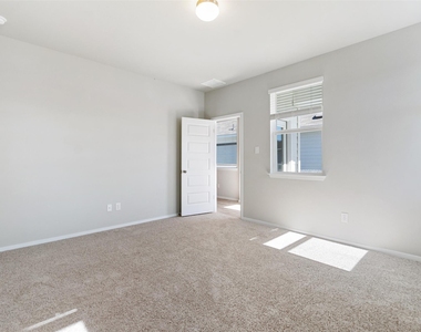 220 Fabion St - Photo Thumbnail 18