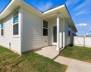 220 Fabion St - Photo Thumbnail 27