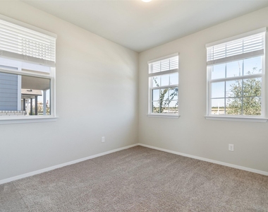 220 Fabion St - Photo Thumbnail 24
