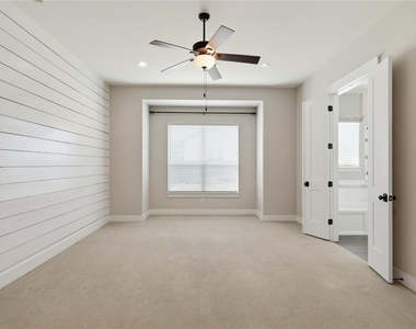 70 Santa Maria St - Photo Thumbnail 15