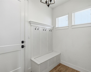70 Santa Maria St - Photo Thumbnail 8