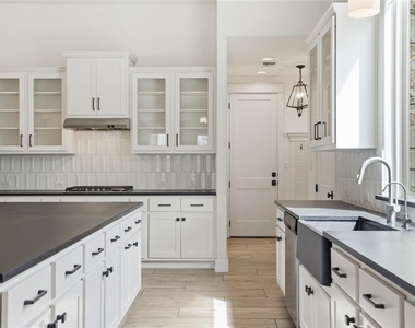 70 Santa Maria St - Photo Thumbnail 1