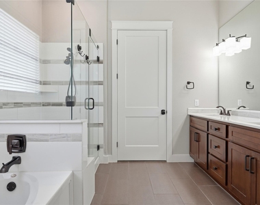 70 Santa Maria St - Photo Thumbnail 9