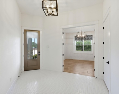 70 Santa Maria St - Photo Thumbnail 10