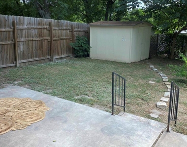 6109 Glen Meadow Dr - Photo Thumbnail 13