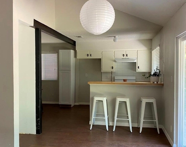 6109 Glen Meadow Dr - Photo Thumbnail 9