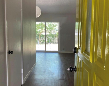 6109 Glen Meadow Dr - Photo Thumbnail 2