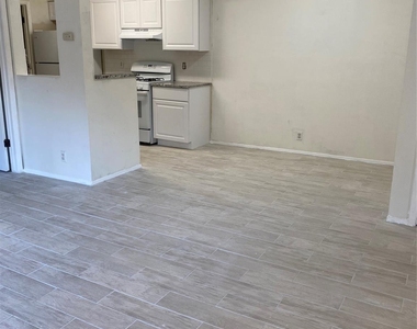12412 Deer Falls Dr - Photo Thumbnail 4