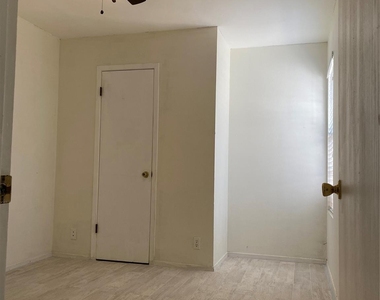 12412 Deer Falls Dr - Photo Thumbnail 11