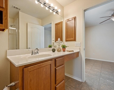 1001 Bethel Way - Photo Thumbnail 23