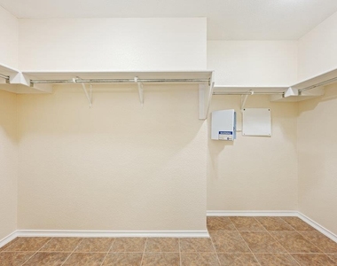 1001 Bethel Way - Photo Thumbnail 20
