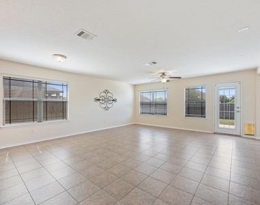 1001 Bethel Way - Photo Thumbnail 7