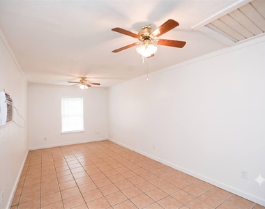 1125 San Augustine Dr - Photo Thumbnail 8