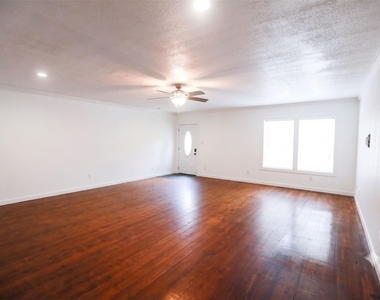 1125 San Augustine Dr - Photo Thumbnail 4