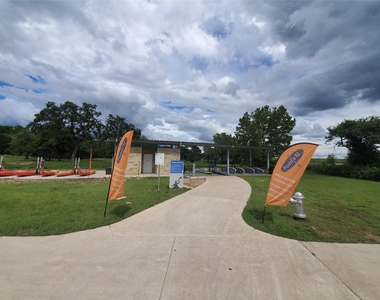 1717 Fountain Bridge Dr - Photo Thumbnail 27