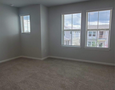 1717 Fountain Bridge Dr - Photo Thumbnail 18