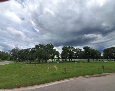 1717 Fountain Bridge Dr - Photo Thumbnail 26