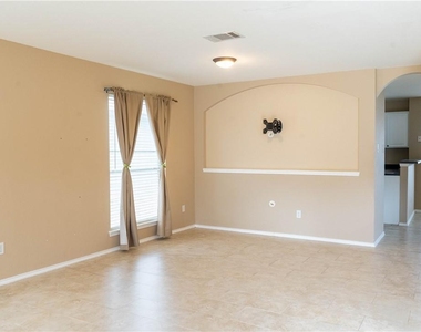 1608 Diana Dr - Photo Thumbnail 5